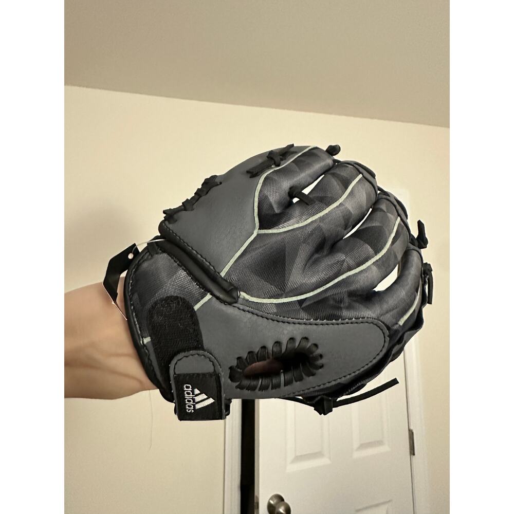 Adidas “easy close” kids baseball glove, sz 10.5 in